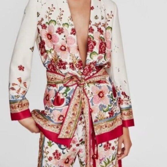 Floral Belted Blazer and Wide Leg Pants 2 Piece Set NWT Size Large - Picture 1 of 4